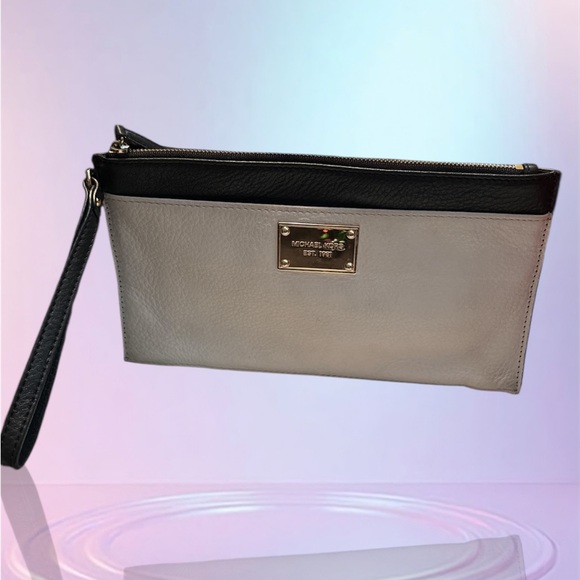 Michael Kors Handbags - Michael Kors Two-Tone Black and Gray Wristlet
